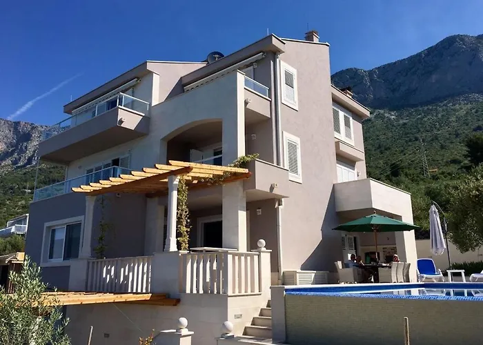 Nasa Kuca - Adults Only